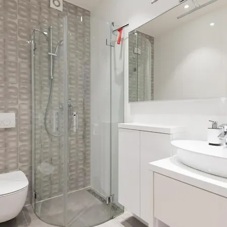 Mia 1 - Omis By Guide * Mimice