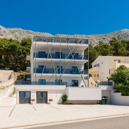 Mia 1 - Omis By Guide