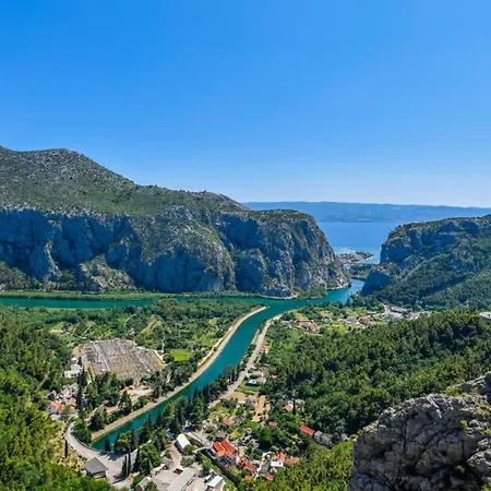 Апартаменти Mia 1 - Omis By Guide Міміце